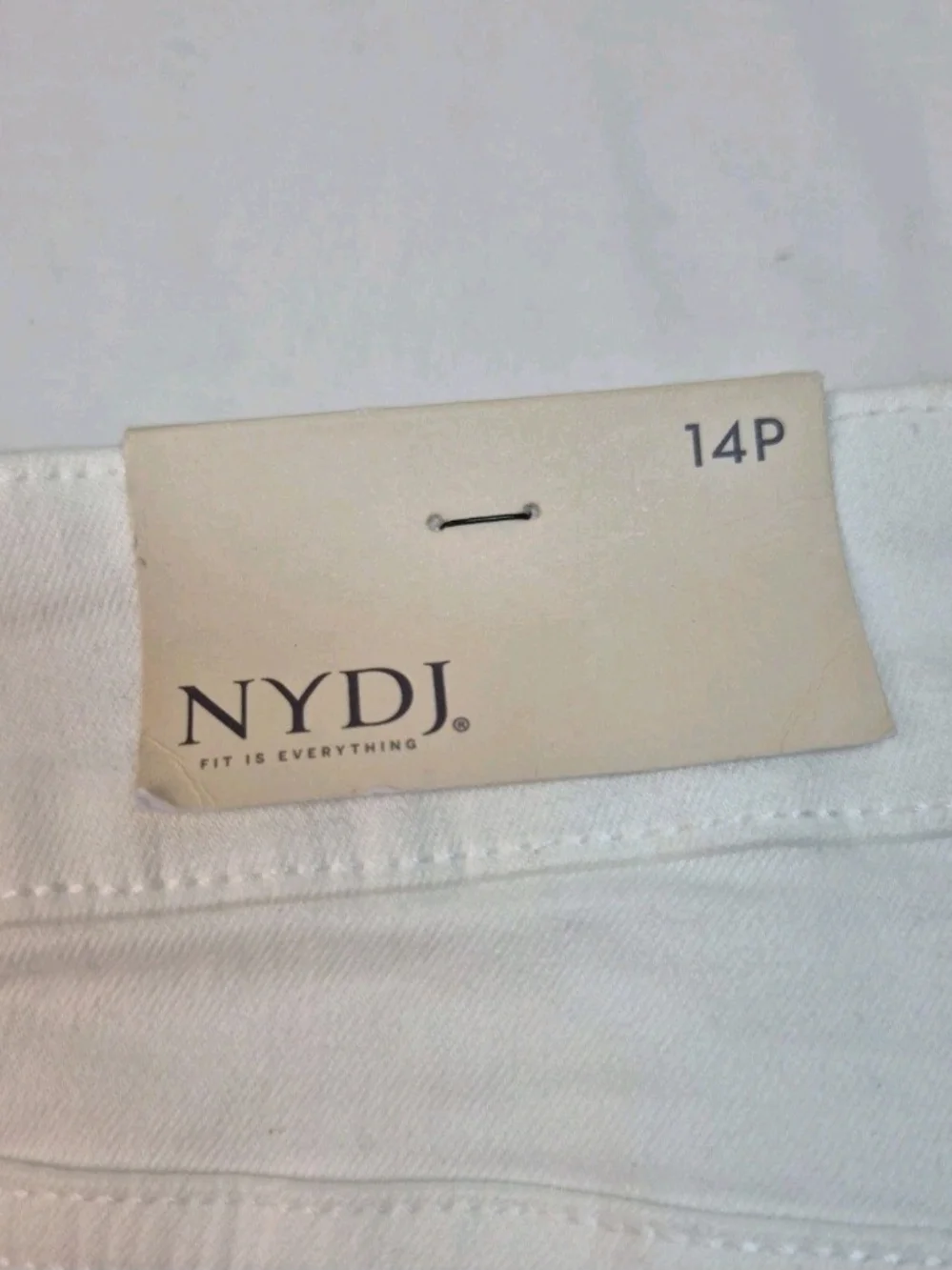 Nydj Women's Shorts Bermuda Size 14P Petite Optic White Stretch NWT 34